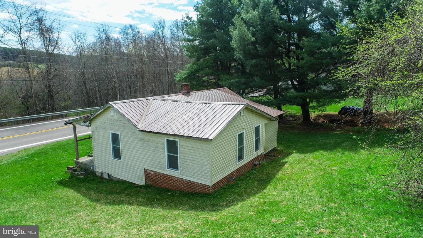 10785 Friendsville Rd photo 1