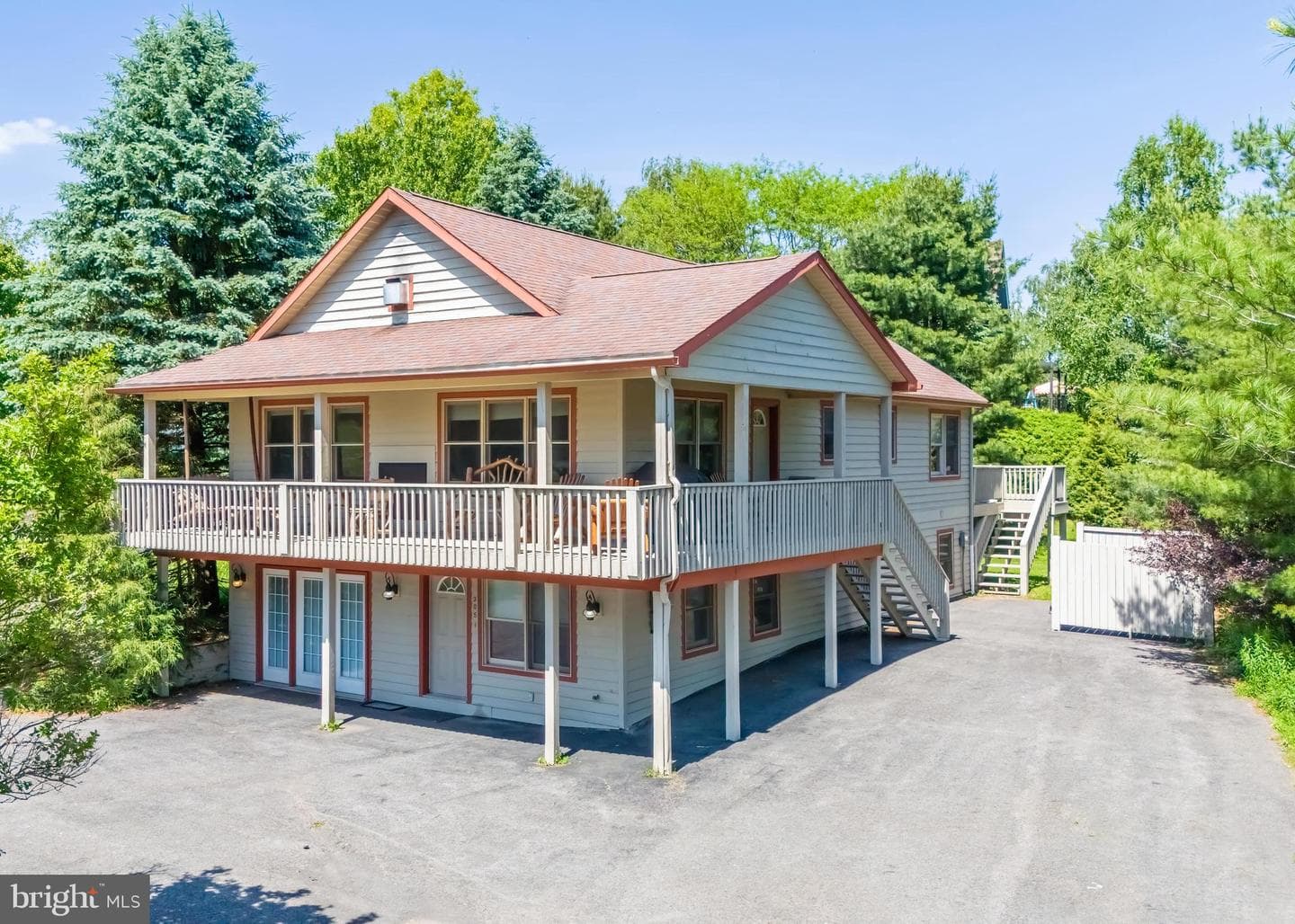 305 Lake Pointe Drive, Mc Henry