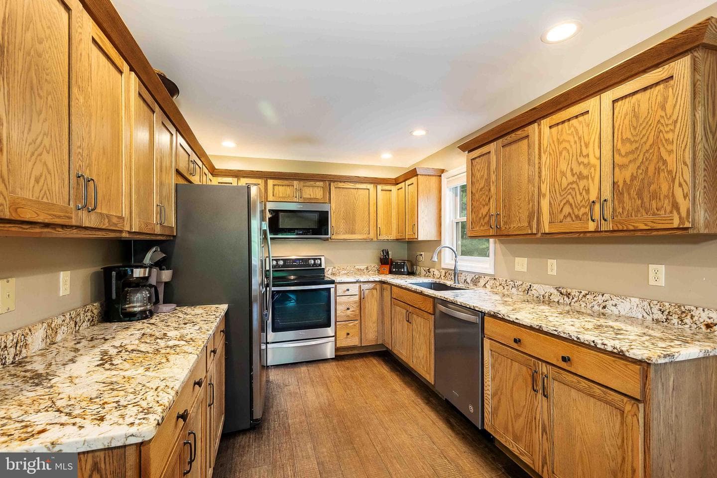 305 Lake Pointe Drive photo 4