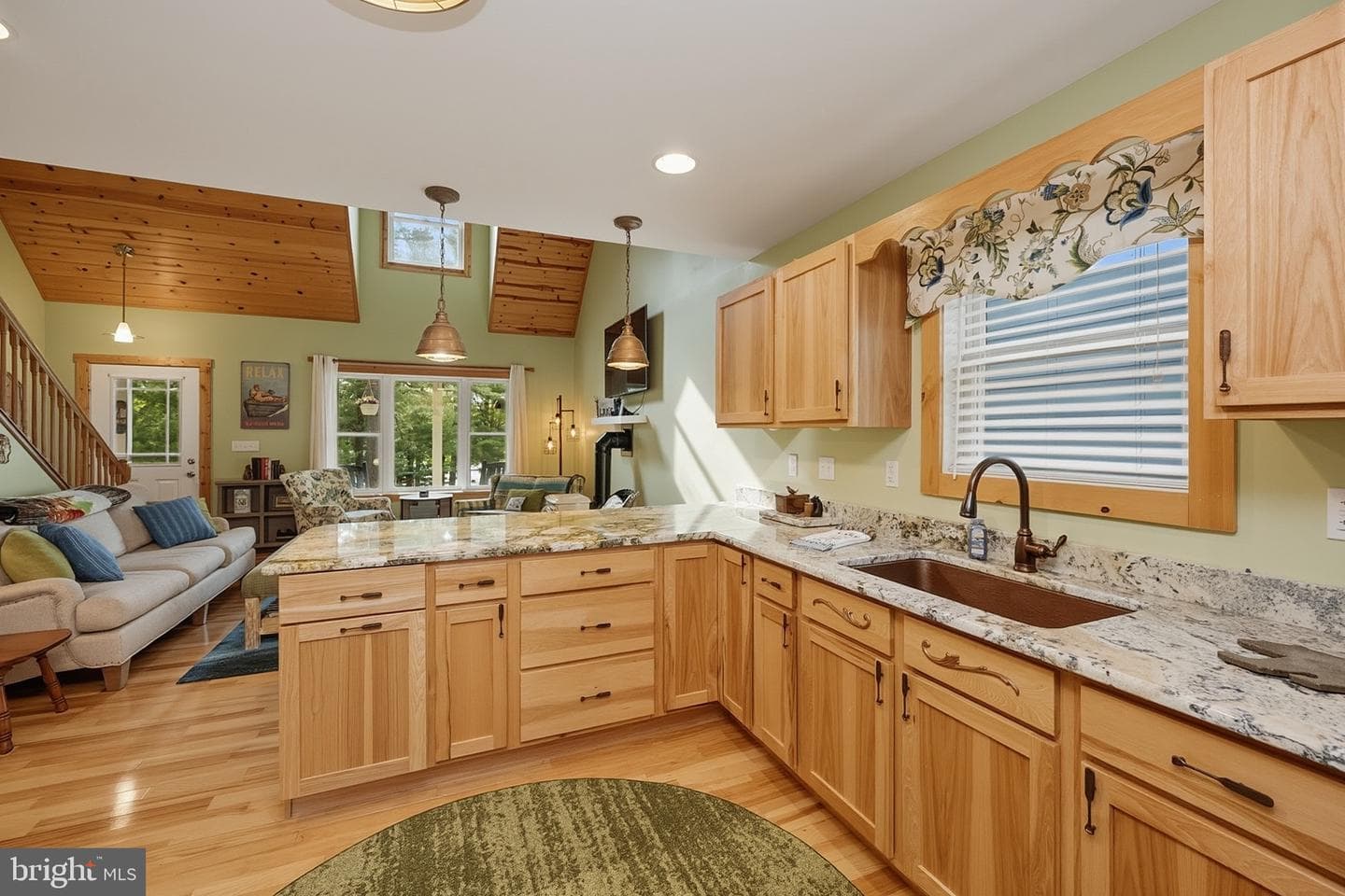 96 Whispering Way photo 18