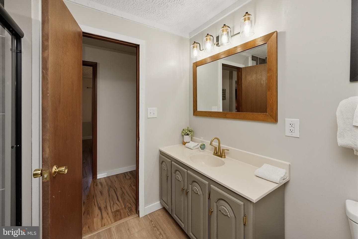 1499 Foster Road photo 17