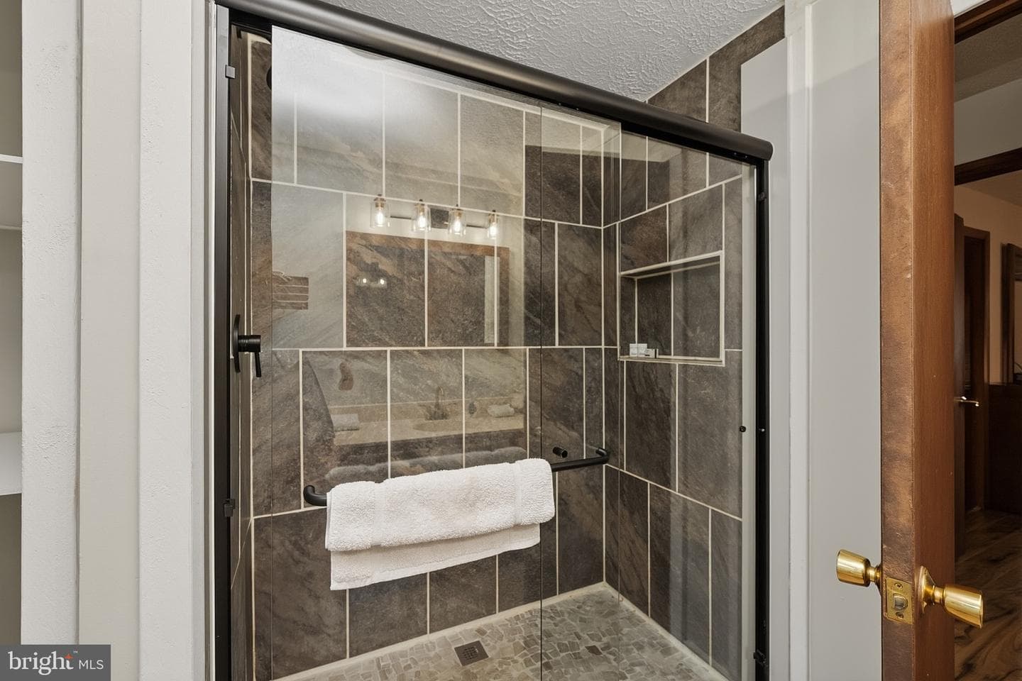 1499 Foster Road photo 18