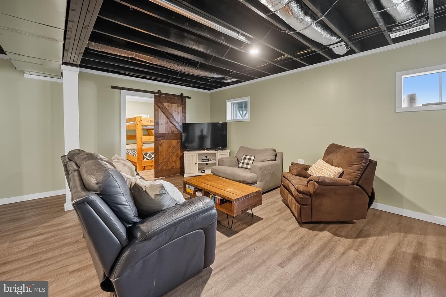 1499 Foster Road photo 30