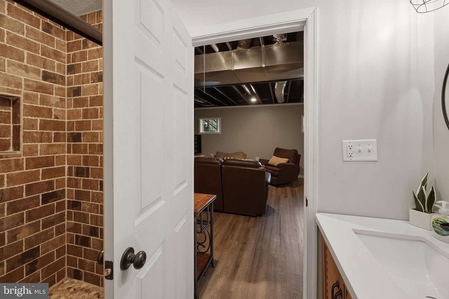 1499 Foster Road photo 44