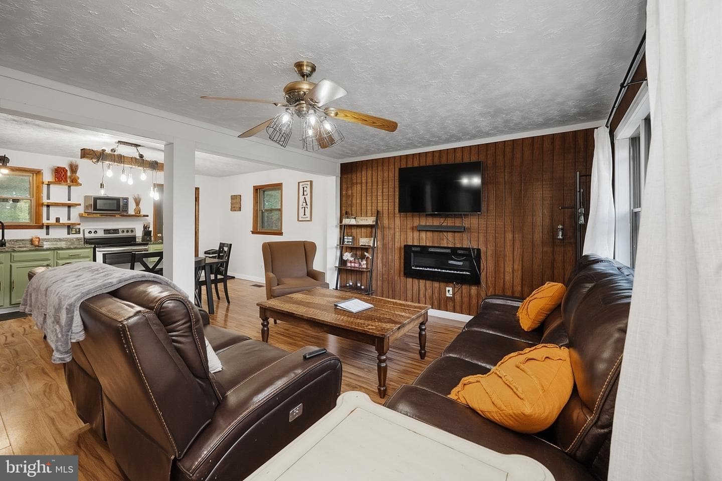 1499 Foster Road photo 48