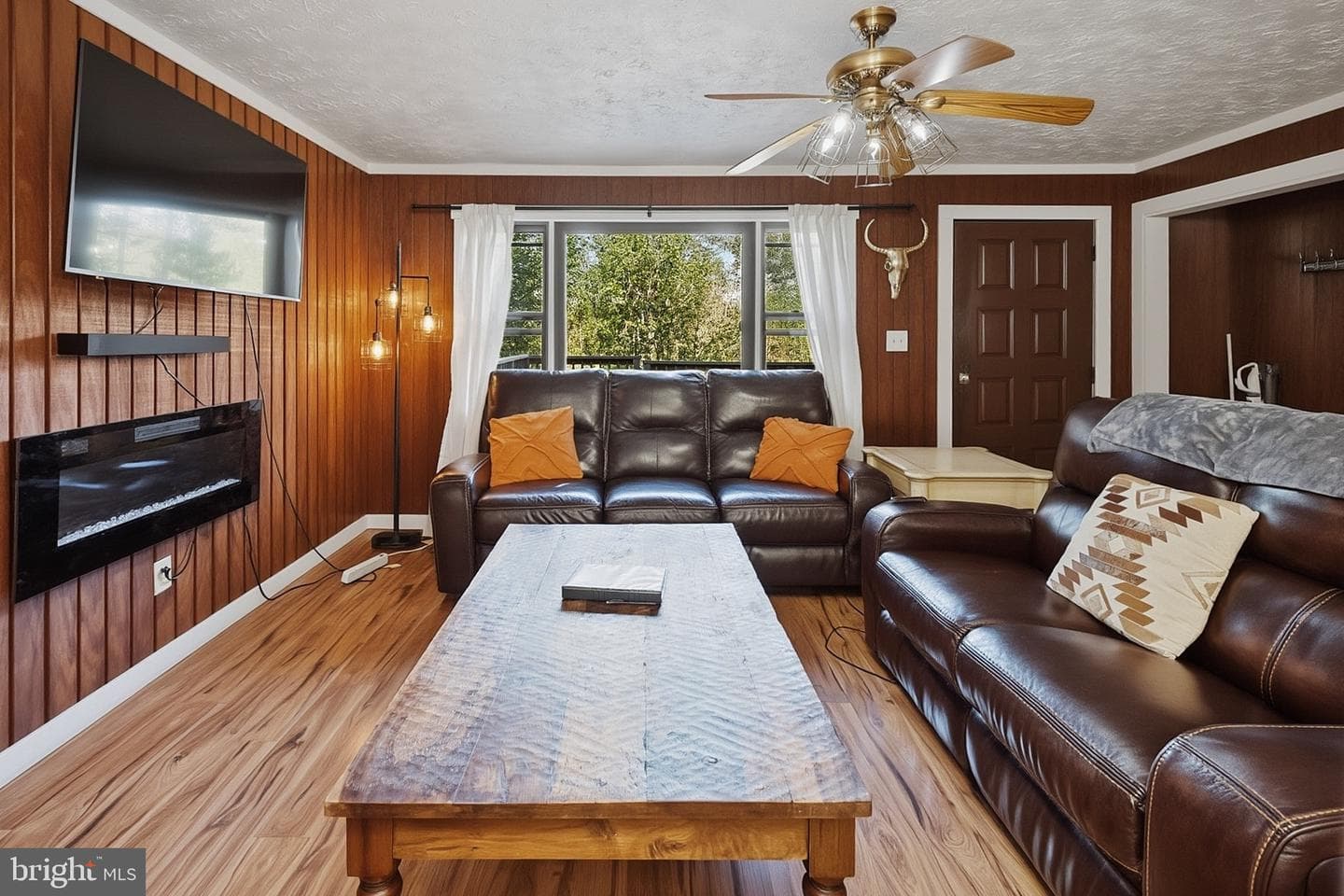 1499 Foster Road photo 6