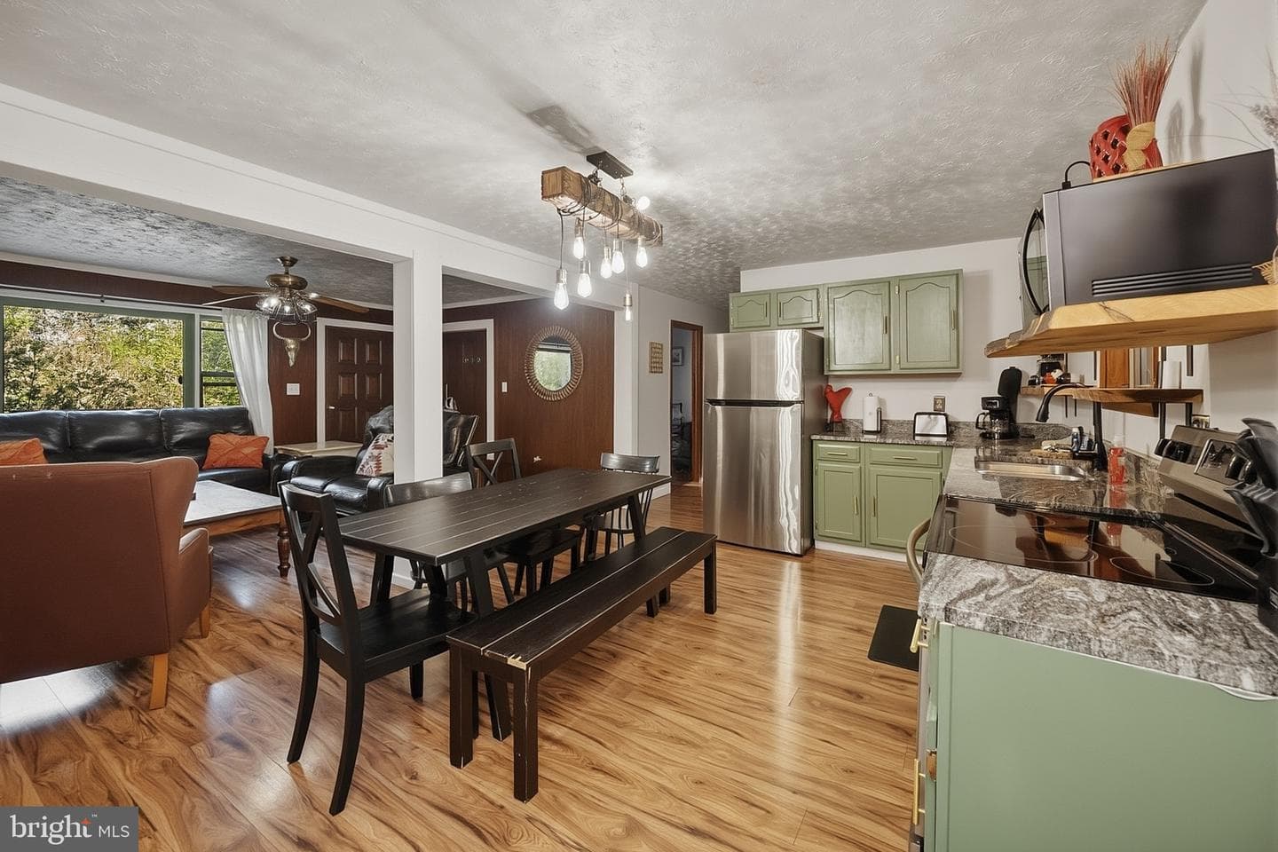 1499 Foster Road photo 9