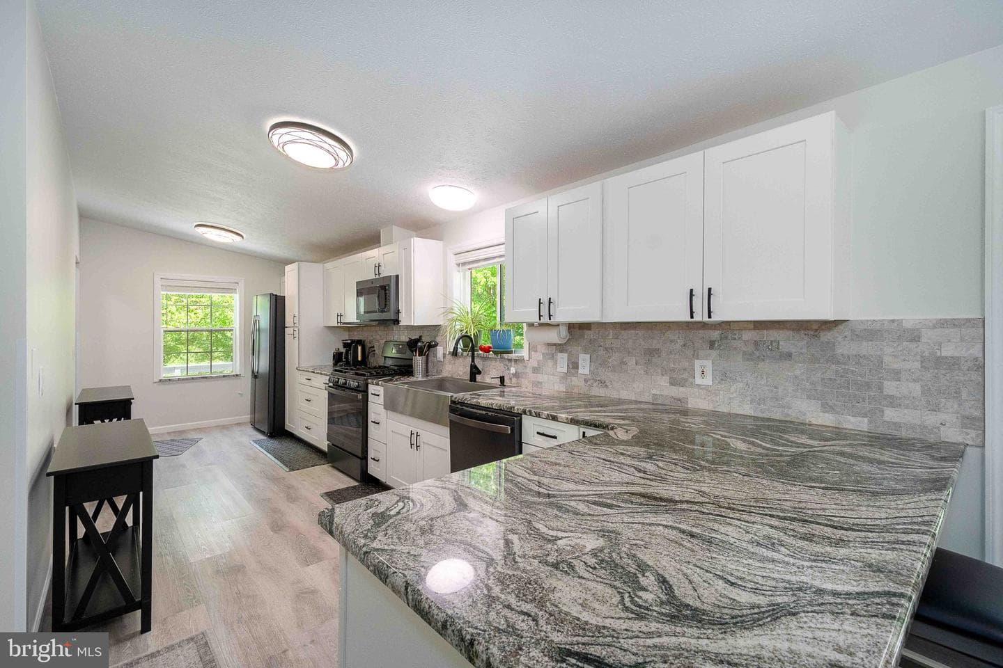 511 Hilltop Road photo 17