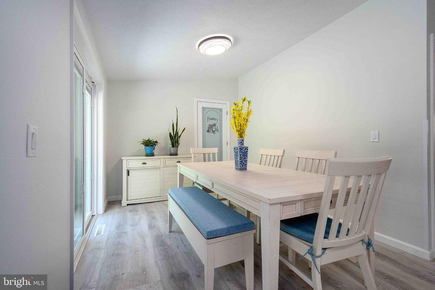 511 Hilltop Road photo 20