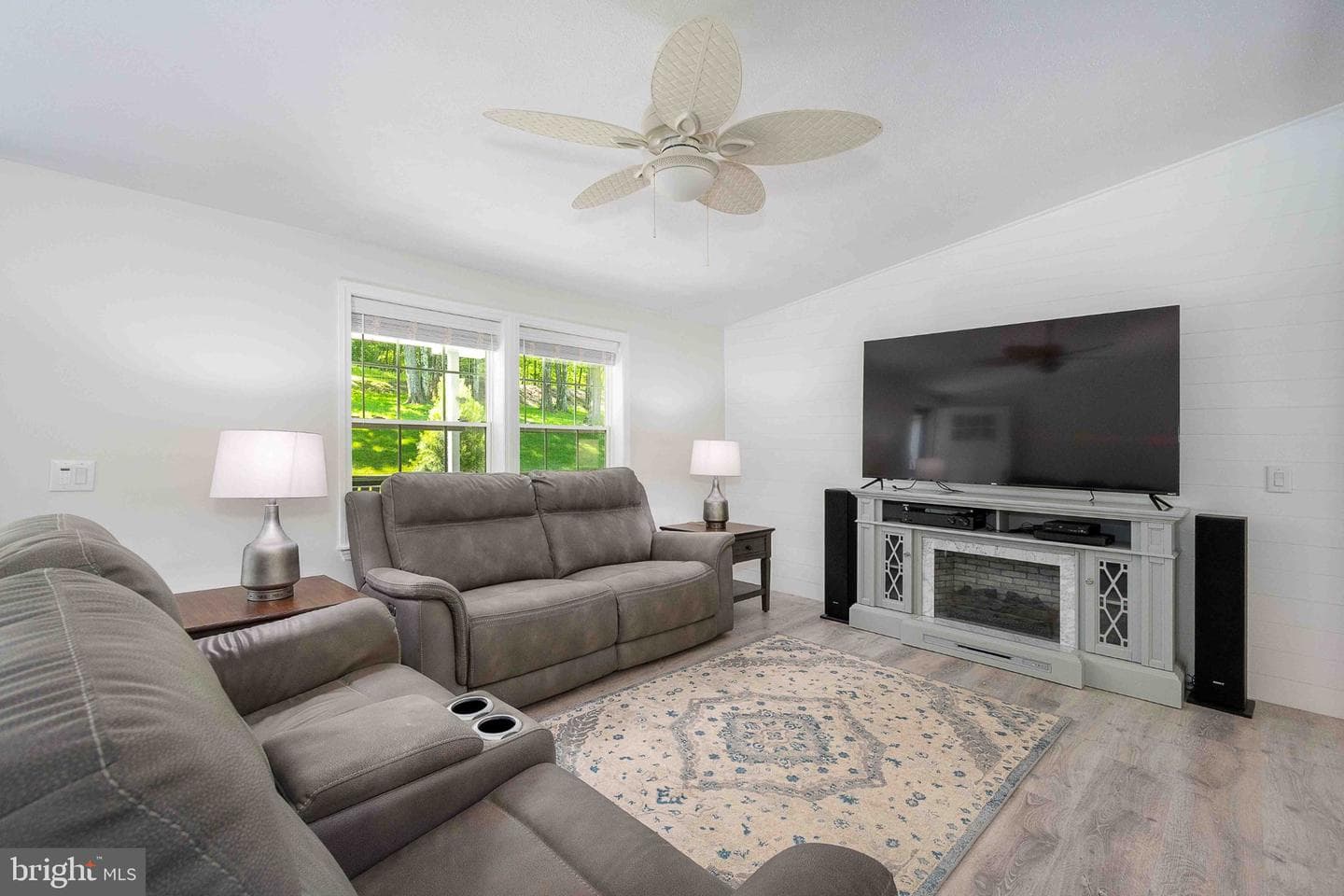 511 Hilltop Road photo 21