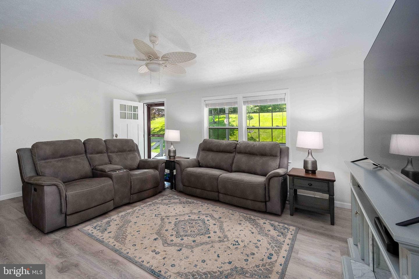511 Hilltop Road photo 22