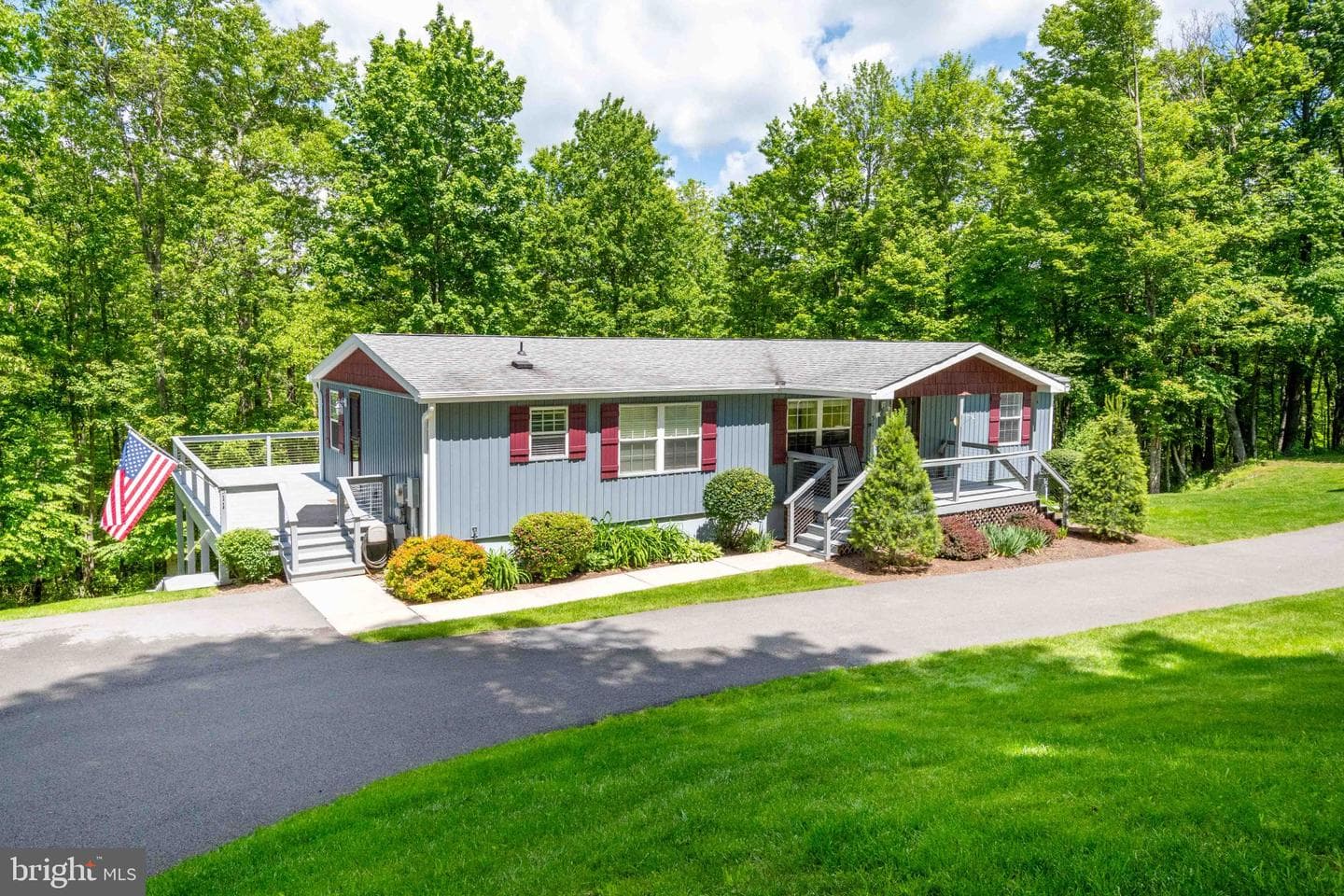 511 Hilltop Road photo 3