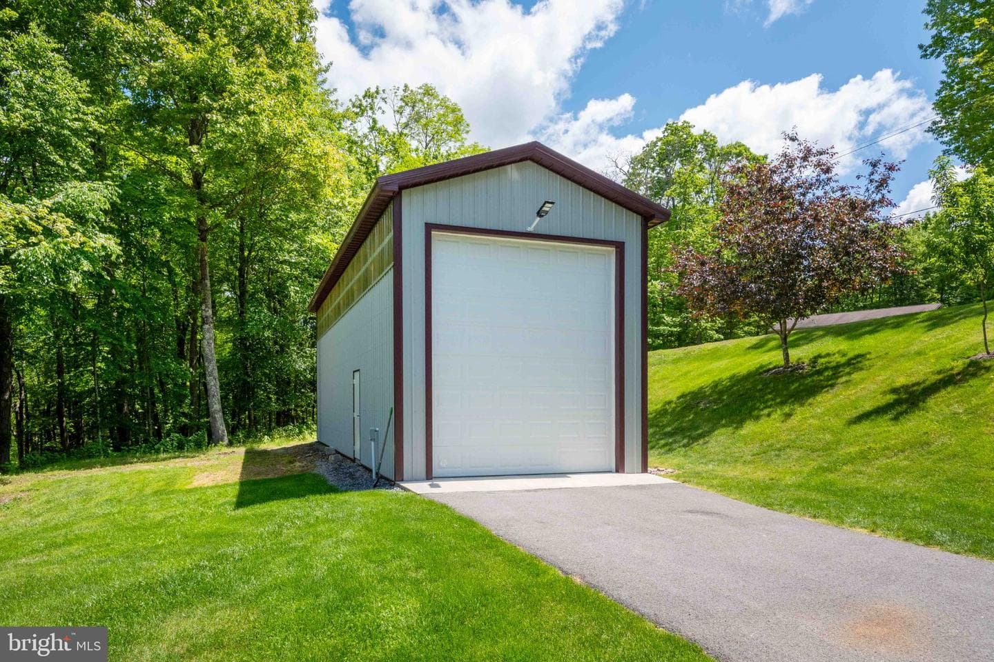 511 Hilltop Road photo 8