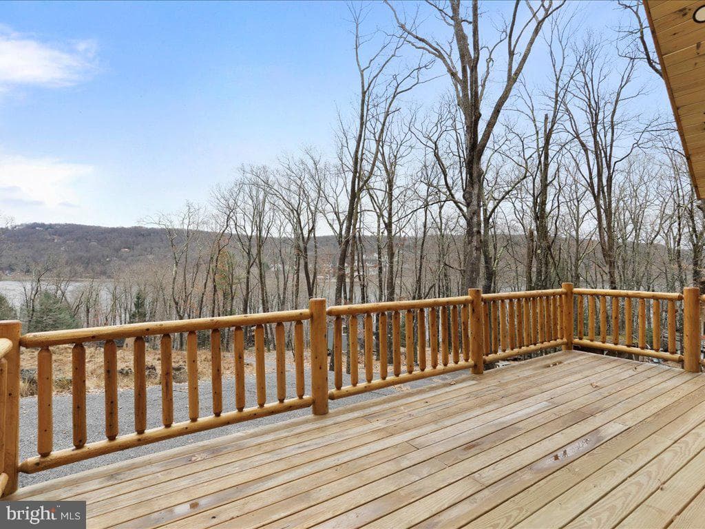 211 Highwood Drive photo 7