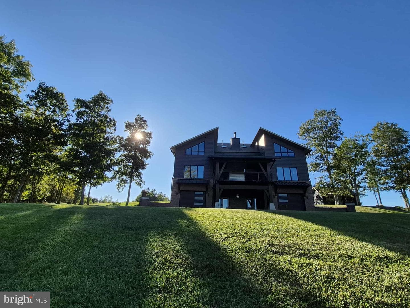 415 Nazelrod Road photo 3