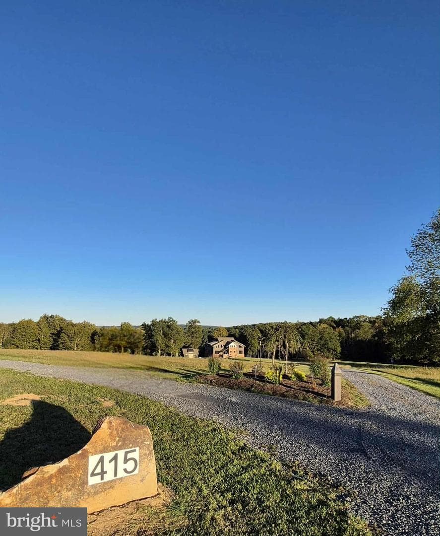415 Nazelrod Road photo 34