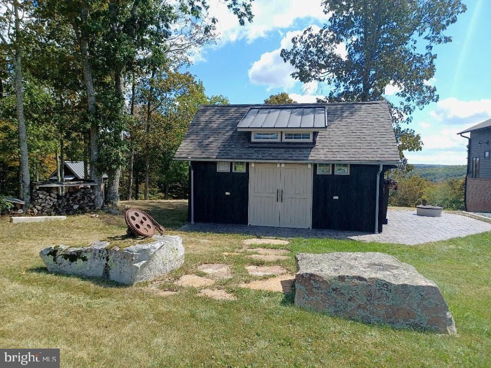 415 Nazelrod Road photo 37