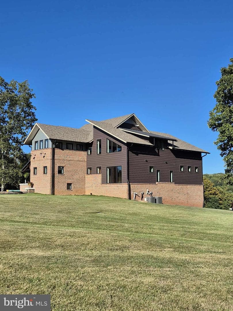 415 Nazelrod Road photo 9