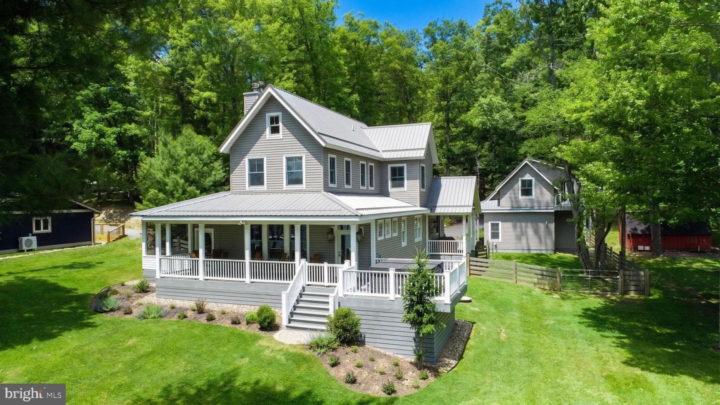 507 Shoreline Drive, Swanton