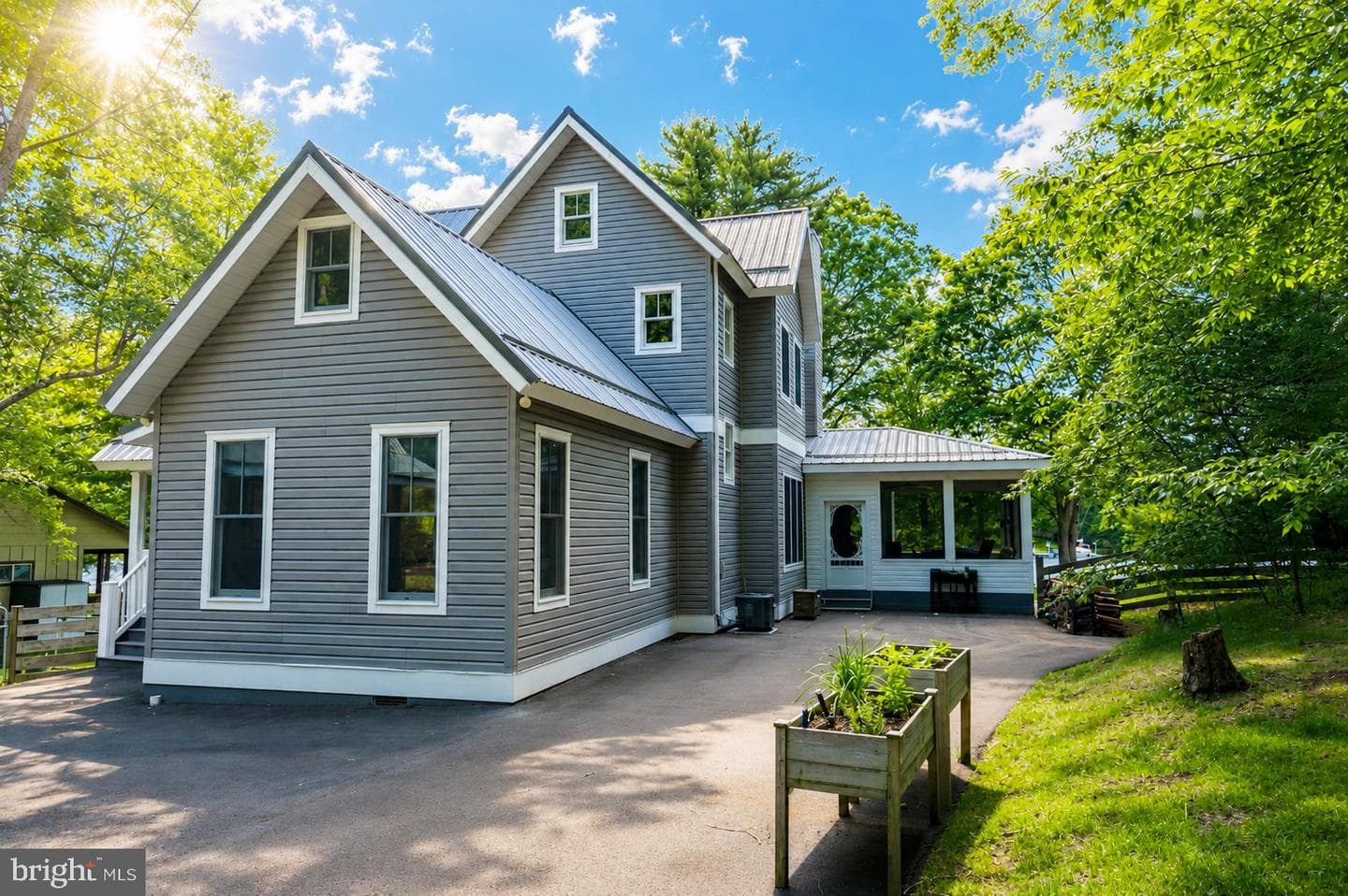 507 Shoreline Drive photo 3