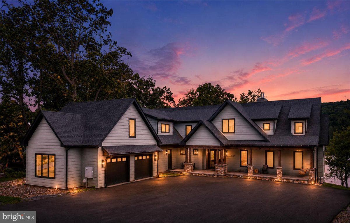 230 Rock Lodge Road, Mc Henry