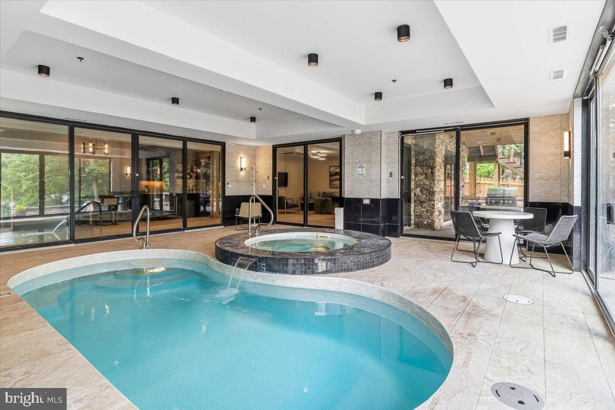 230 Rock Lodge Road, Mc Henry