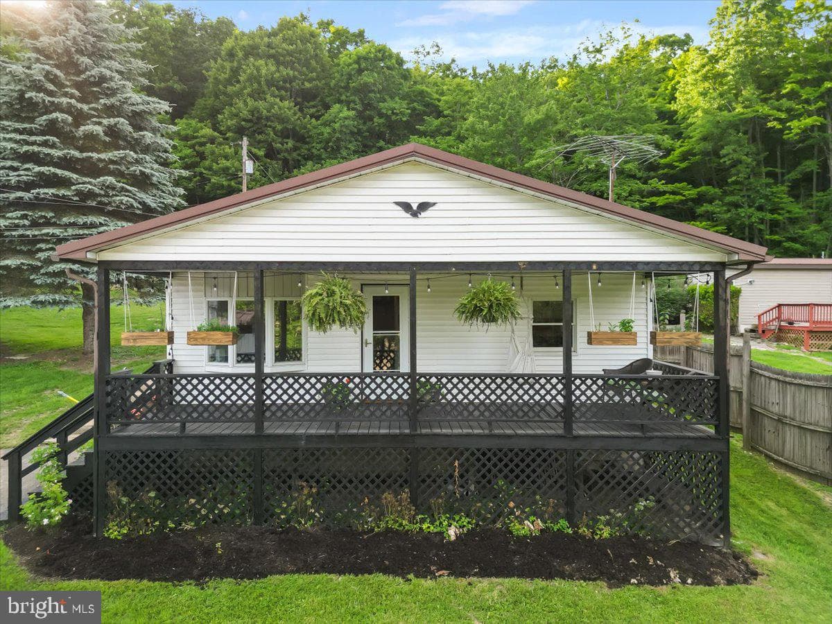 597 New Germany Road, Swanton