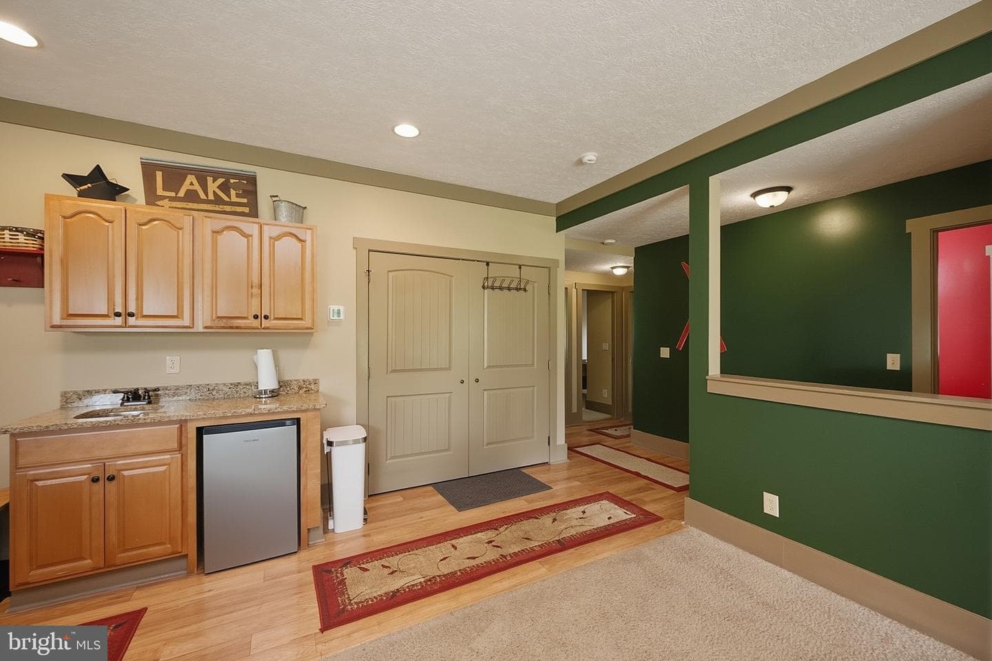110 Northlake Drive photo 16