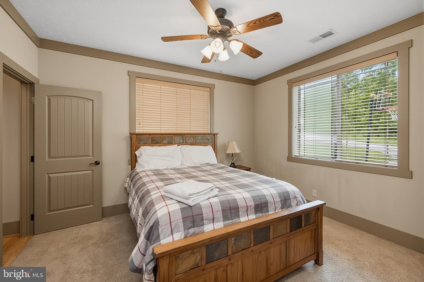 110 Northlake Drive photo 18