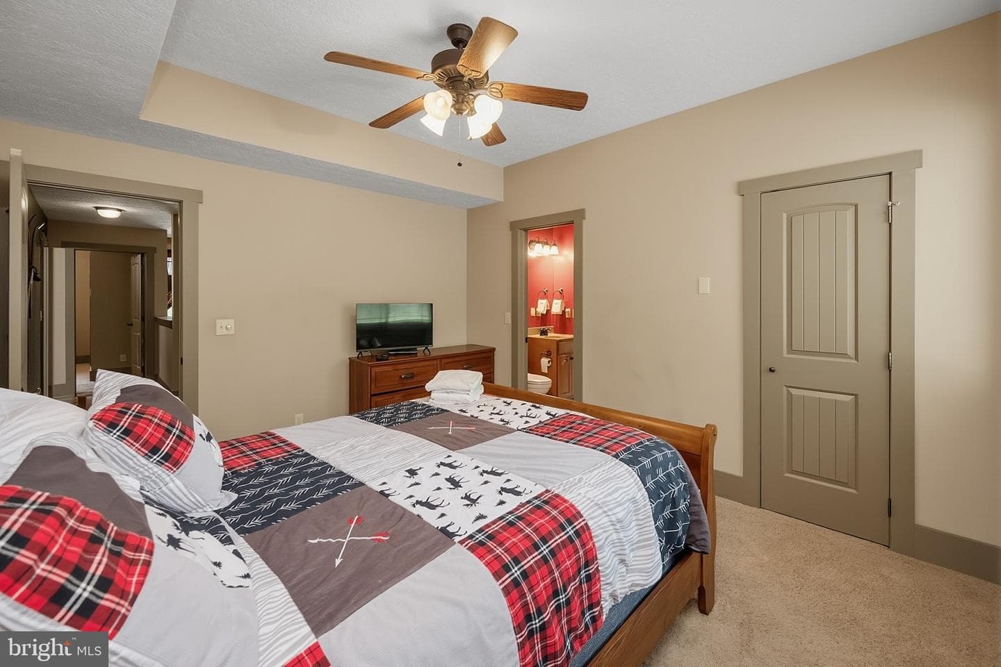 110 Northlake Drive photo 27