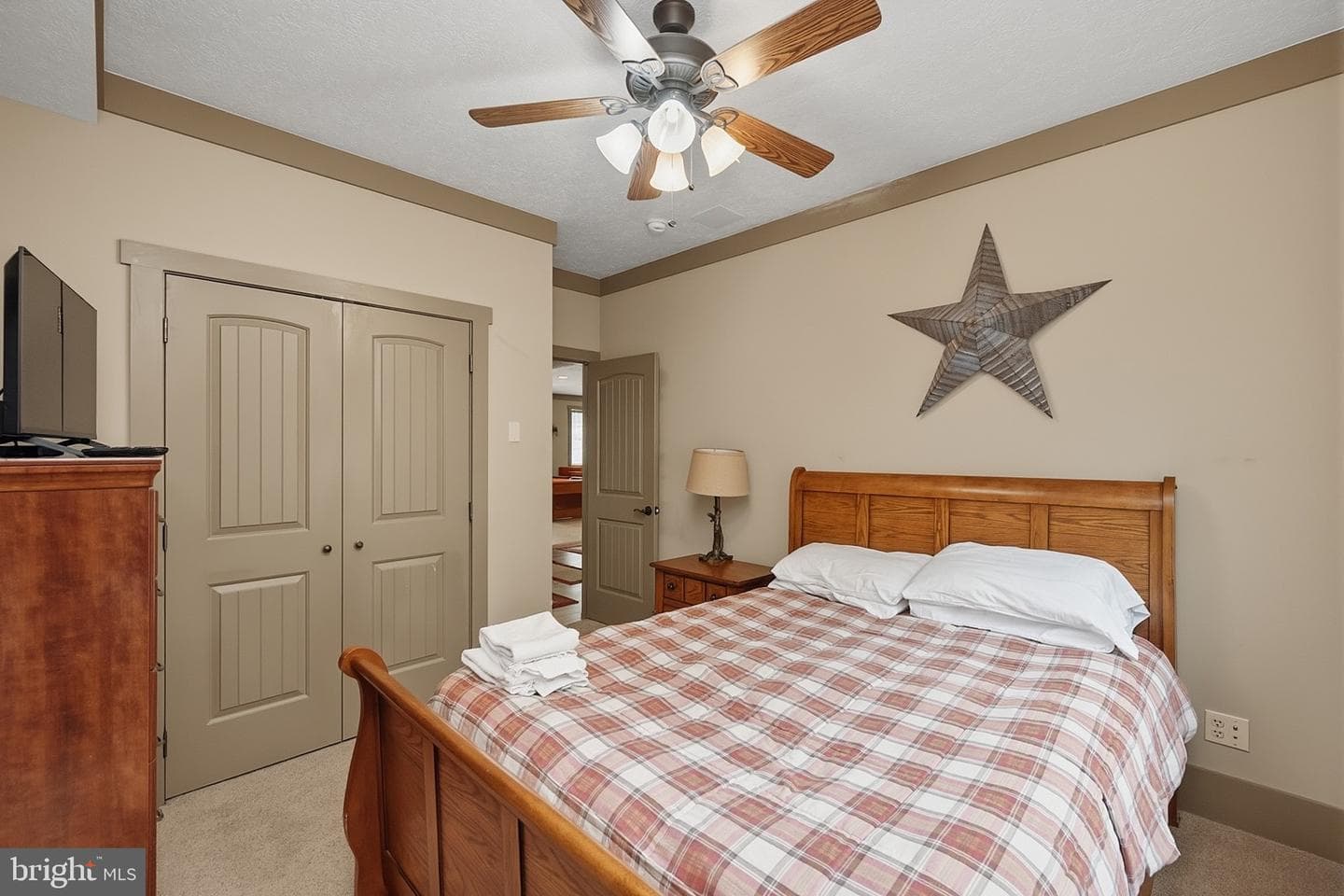 110 Northlake Drive photo 32