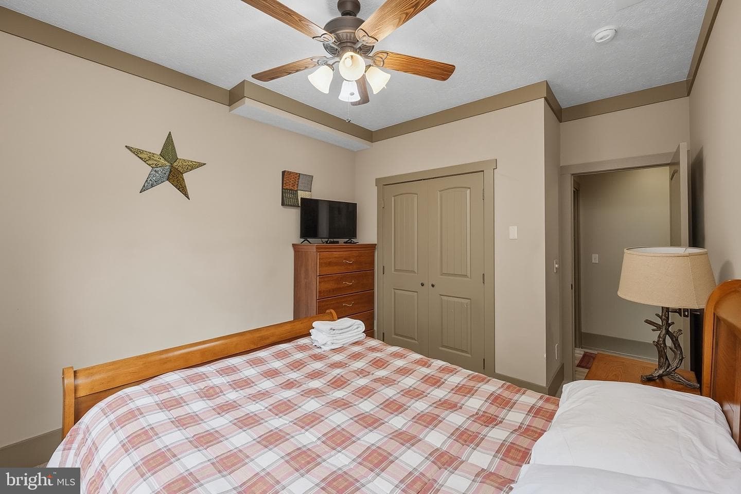 110 Northlake Drive photo 33