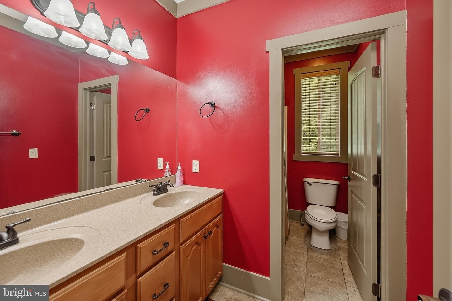 110 Northlake Drive photo 34