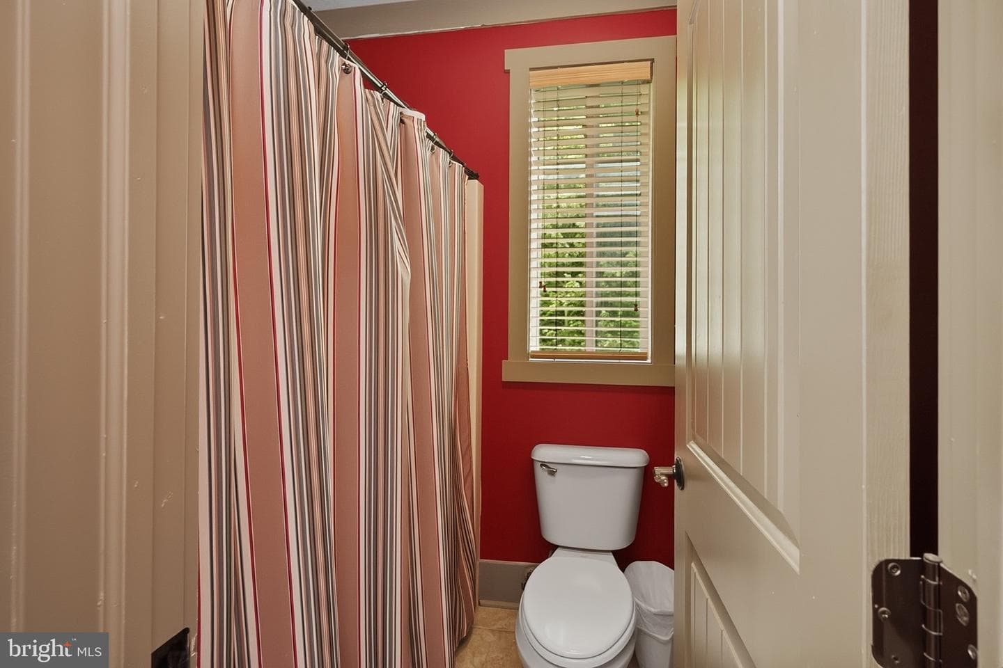 110 Northlake Drive photo 35