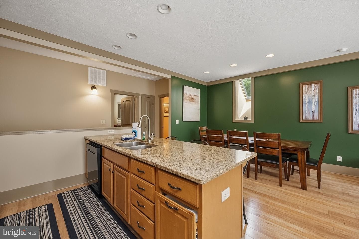 110 Northlake Drive photo 44