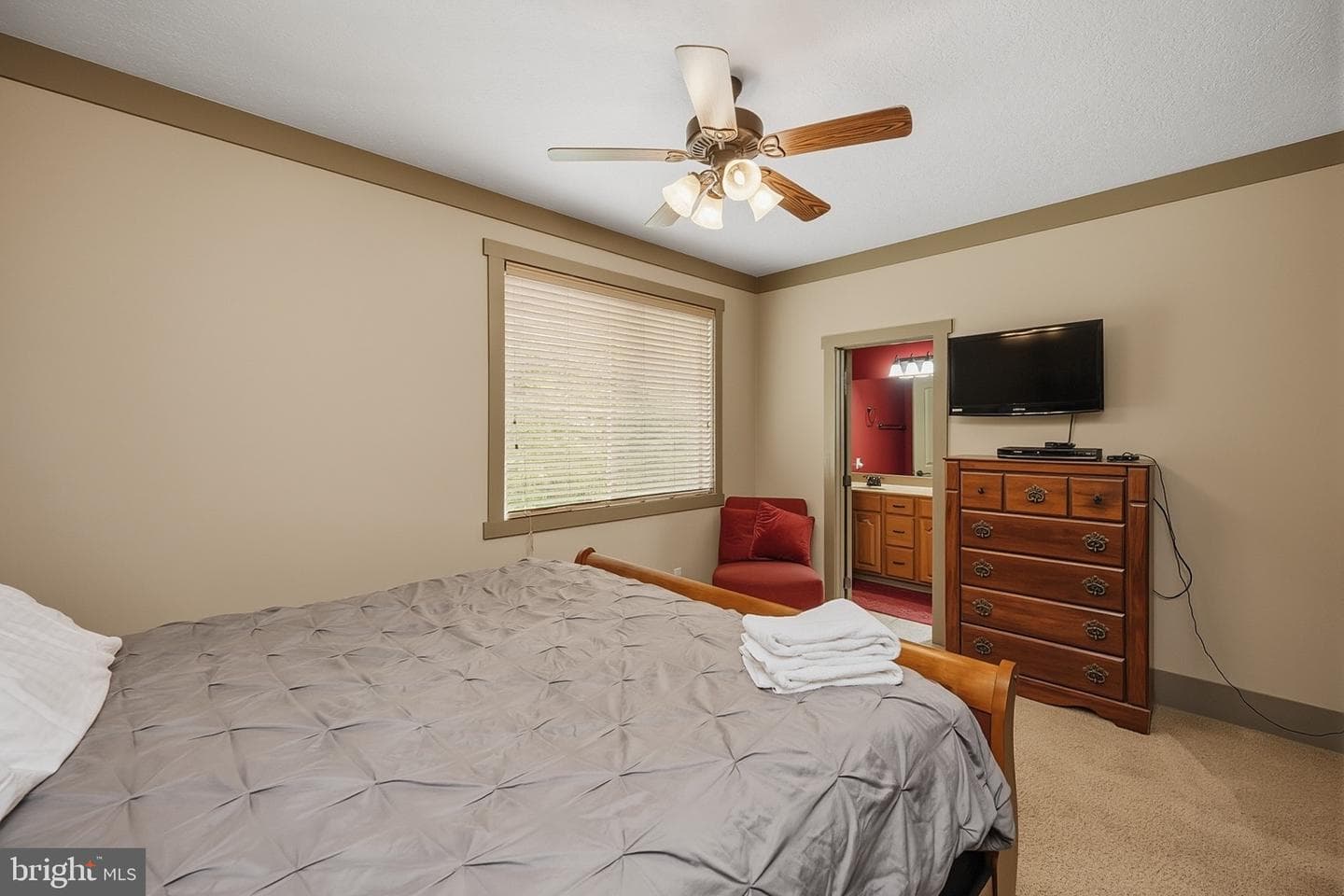 110 Northlake Drive photo 56