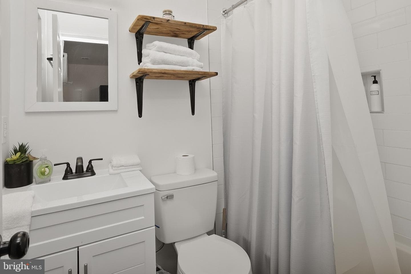 943 Paradise Heights photo 26