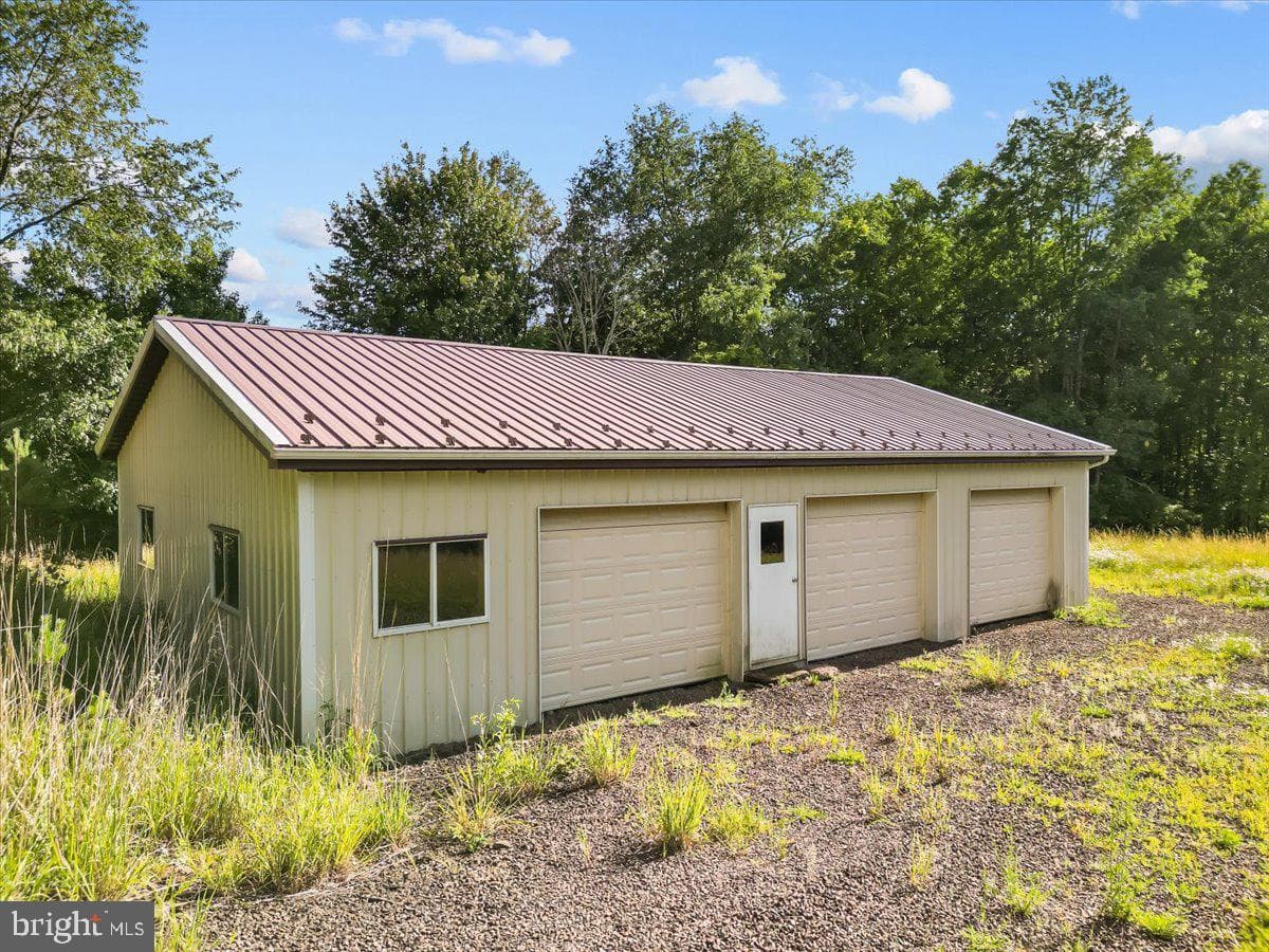 2988 Fairview Road photo 5