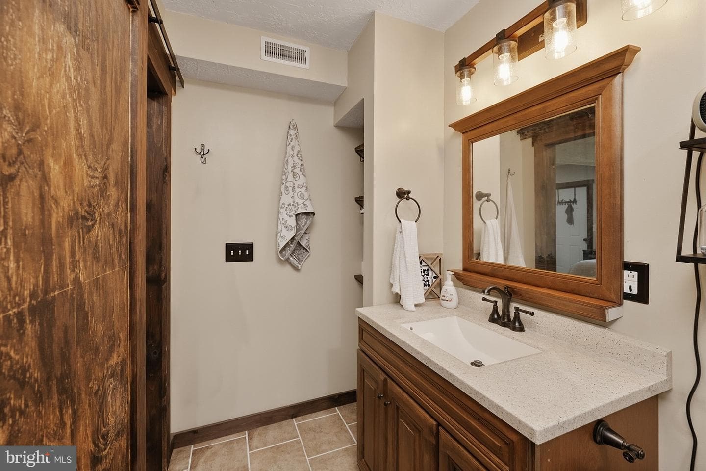 2189 Table Rock Road photo 11