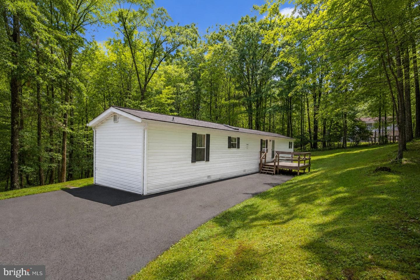 1951 Mosser Road photo 4