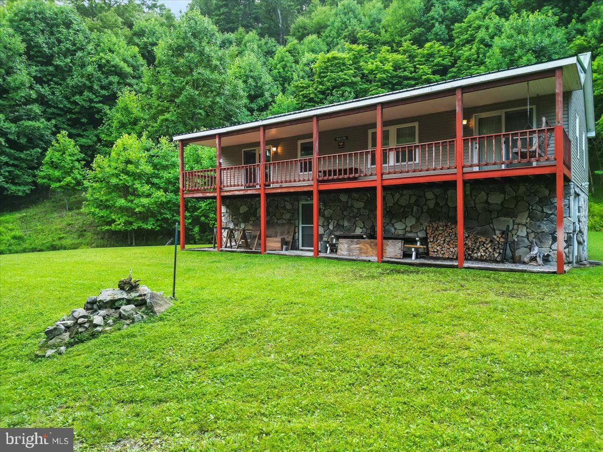 611 Timber Trail photo 3