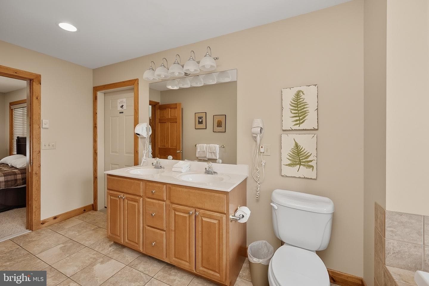 250 Lake Pointe Drive photo 25