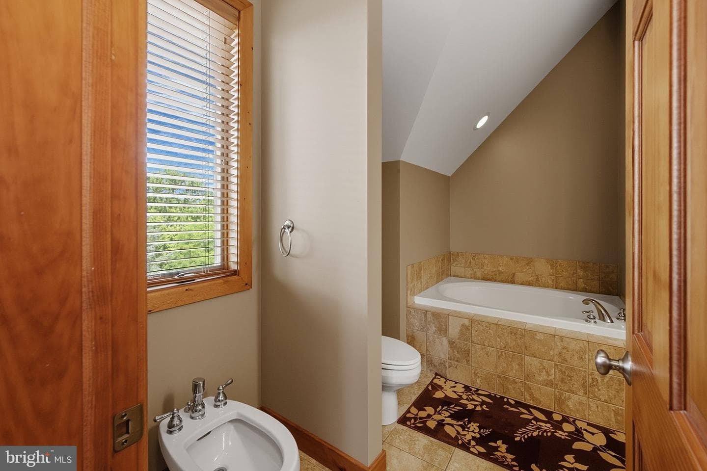 250 Lake Pointe Drive photo 36