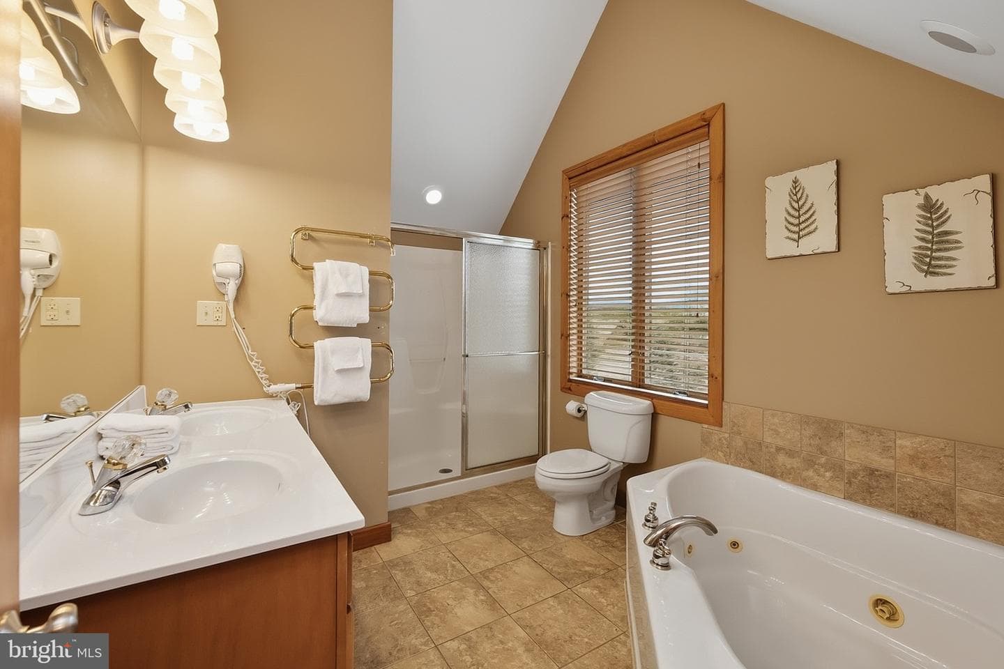 250 Lake Pointe Drive photo 44