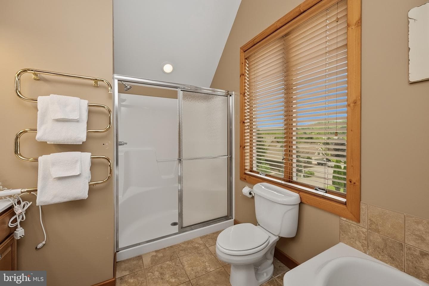250 Lake Pointe Drive photo 45