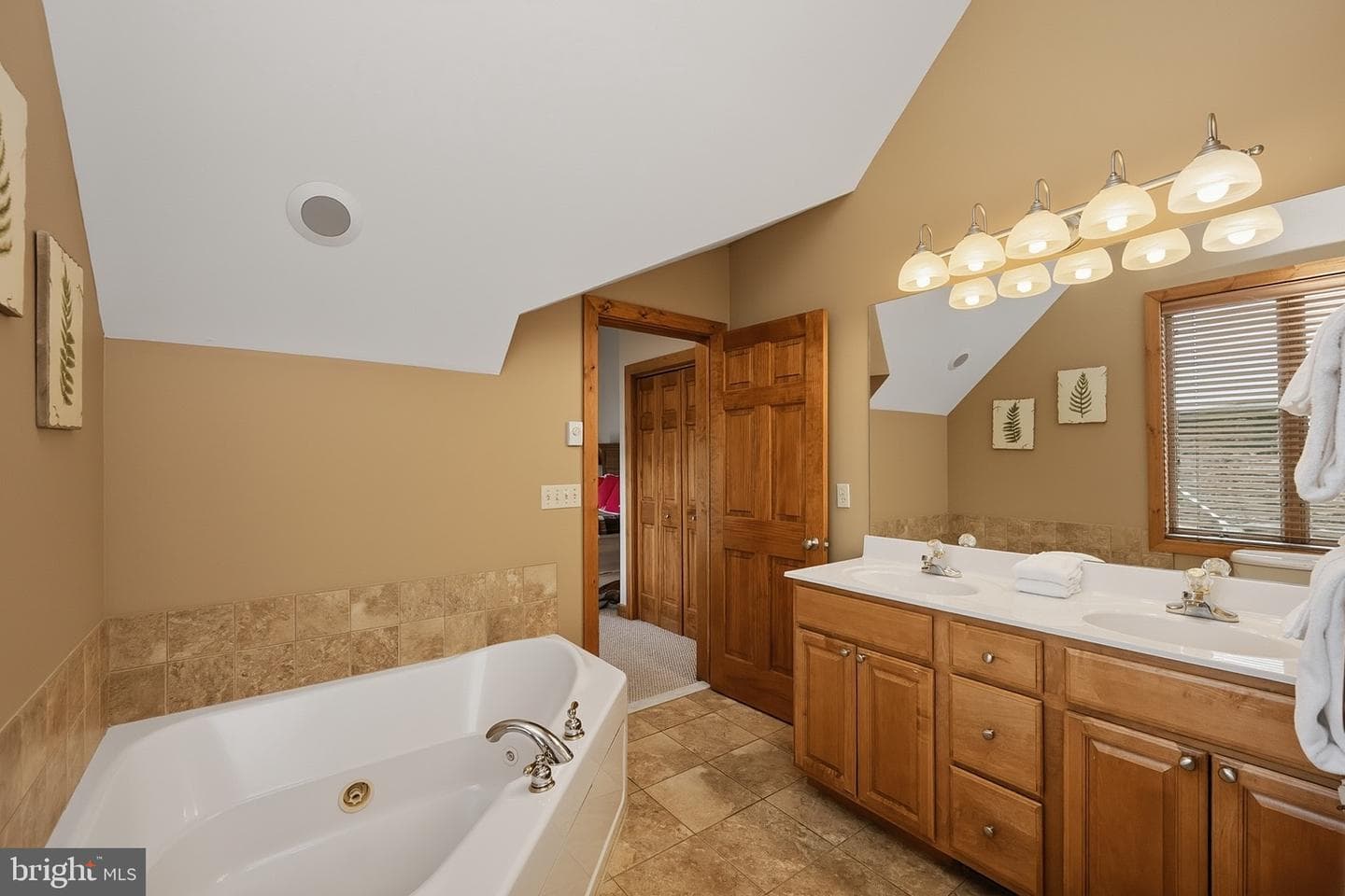 250 Lake Pointe Drive photo 47