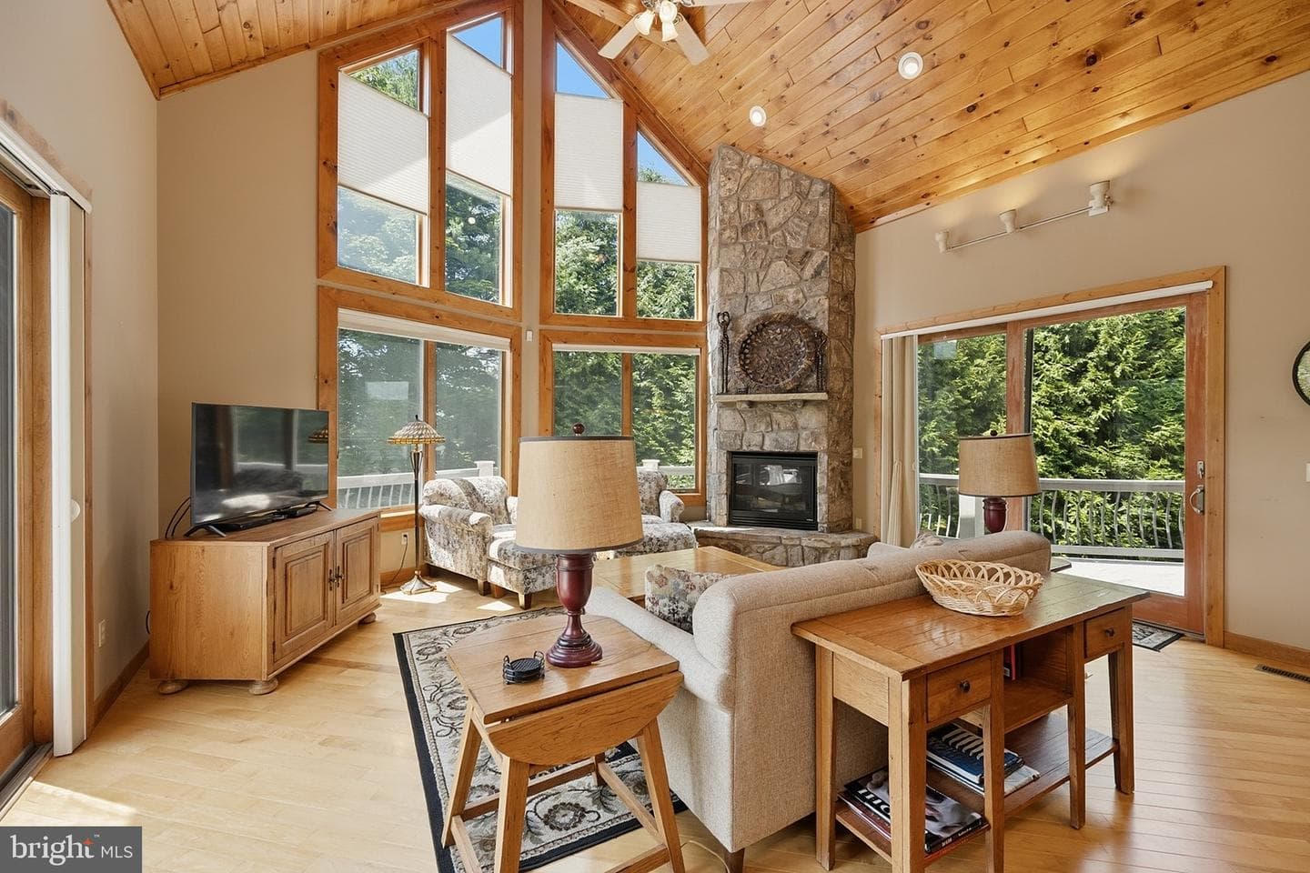 250 Lake Pointe Drive photo 6