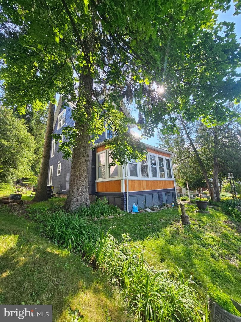 112 E Pennington Street photo 13