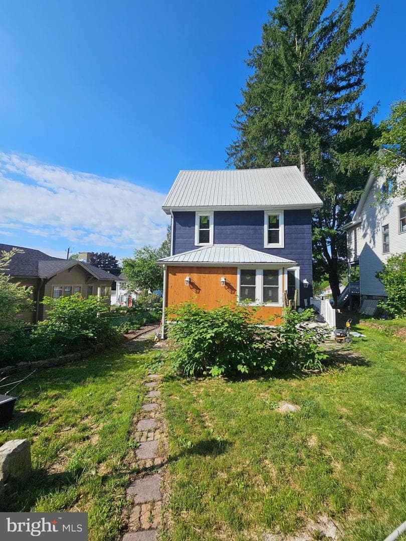 112 E Pennington Street photo 14