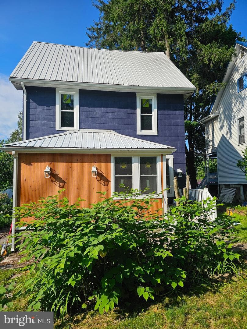 112 E Pennington Street photo 16